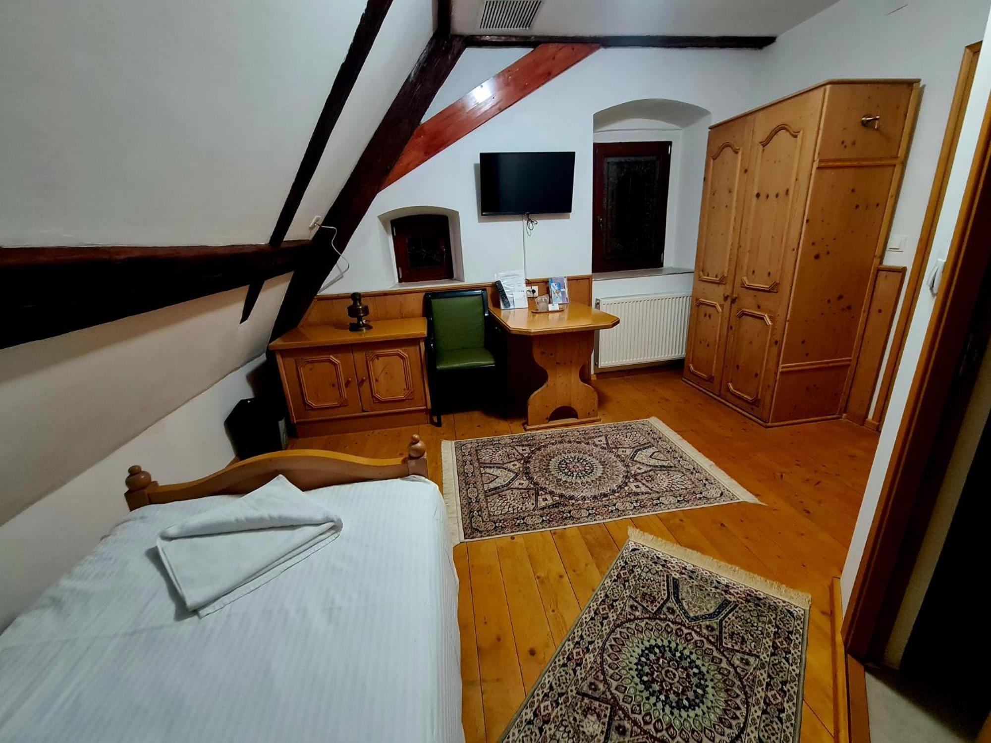 Hotel Armenopolis - Adults Only Gherla Exterior foto